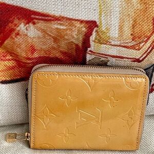 LOUIS VUITTON Vernis Monogram compact zippy wallet💯Authentic⭐️Beautiful ⭐️COA⭐️
